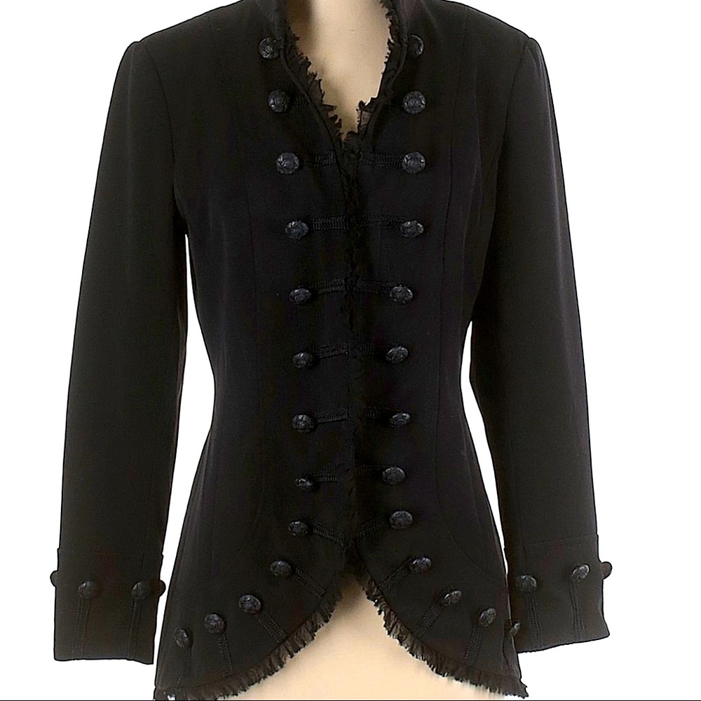 Beautiful Blazer, brand new! I wanted it altered & decided not to (so no tag)
